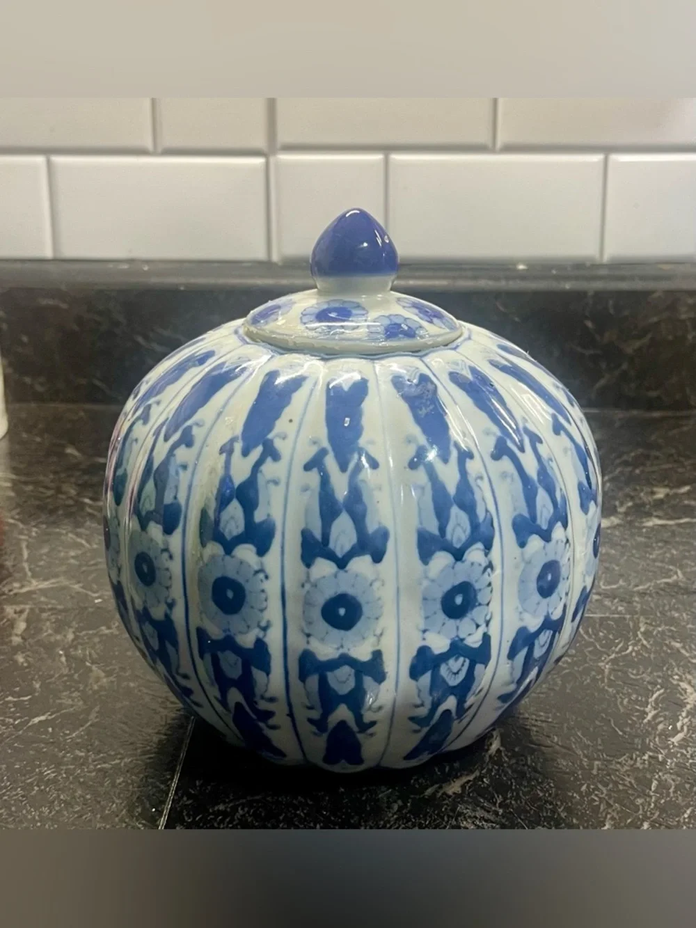 Vintage Chinese pumpkin jar porcelain hand painted blue & white - Picture 4 of 6